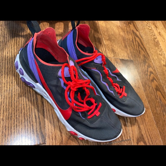 Nike - Picture 3 of 4